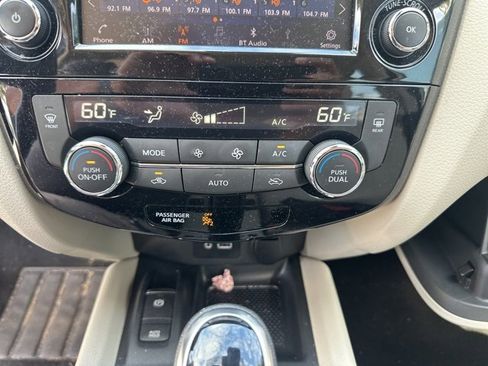 Used 2022 Nissan Rogue Sport SL image 27