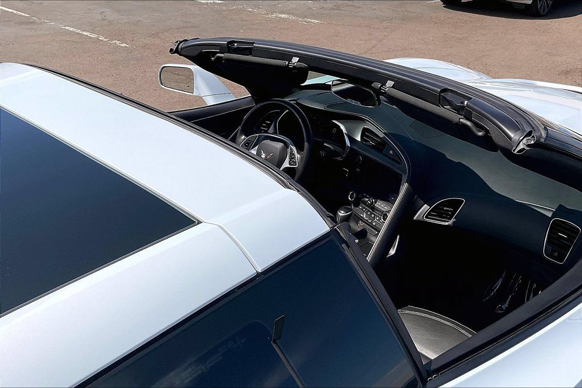 Used 2019 Chevrolet Corvette Stingray Coupe w/ Carbon Flash Badge Package RWD image 24