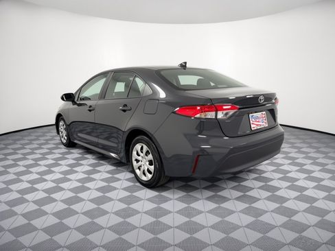 Used 2025 Toyota Corolla LE FWD image 3