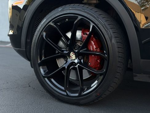 Used 2019 Porsche Cayenne S image 17