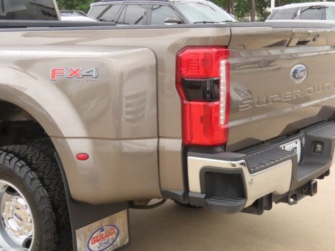 Used 2023 Ford F350 Lariat w/ Lariat Ultimate Package AWD/4WD image 13