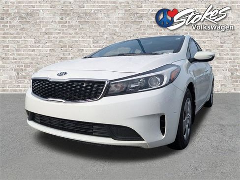 Used 2017 Kia Forte LX image 8