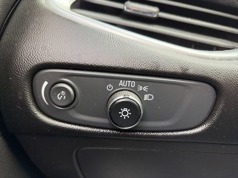 Used 2016 Chevrolet Malibu LT FWD image 9