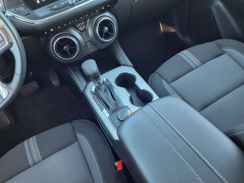 Used 2025 Chevrolet Blazer LT w/ Midnight/Sport Edition FWD image 10