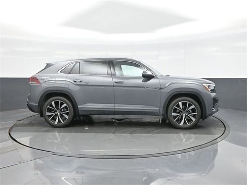 New 2026 Volkswagen Atlas Cross Sport SEL Premium R-Line image 8