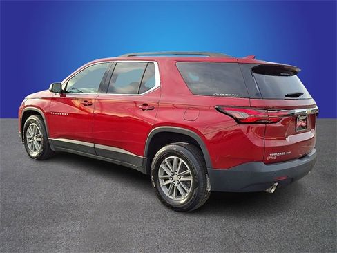 Used 2023 Chevrolet Traverse LT image 7