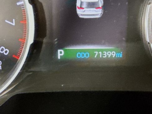 Used 2021 Toyota RAV4 XLE image 16