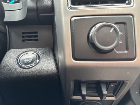 Used 2021 Ford F250 Platinum image 28