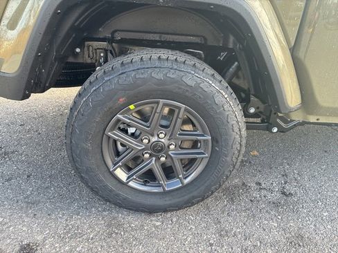 New 2026 Jeep Gladiator Sport image 9