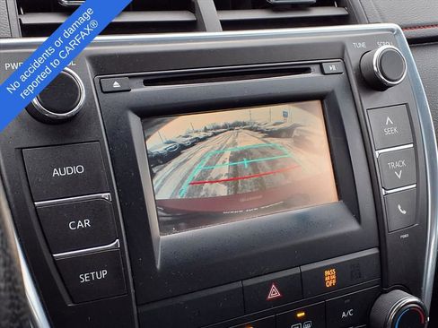 Used 2015 Toyota Camry image 26