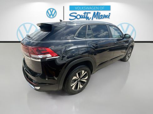 Certified 2026 Volkswagen Atlas Cross Sport SE FWD image 7
