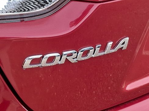 Certified 2021 Toyota Corolla LE image 28