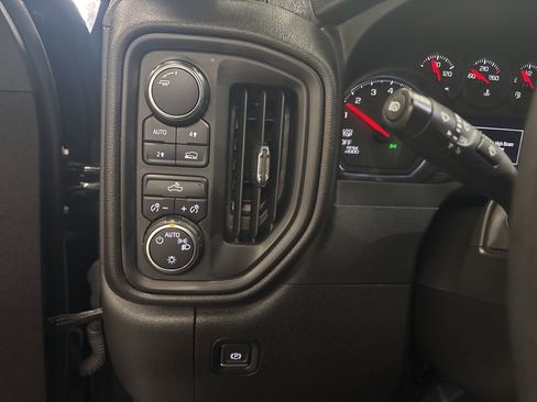 Used 2024 Chevrolet Silverado 1500 Custom image 25