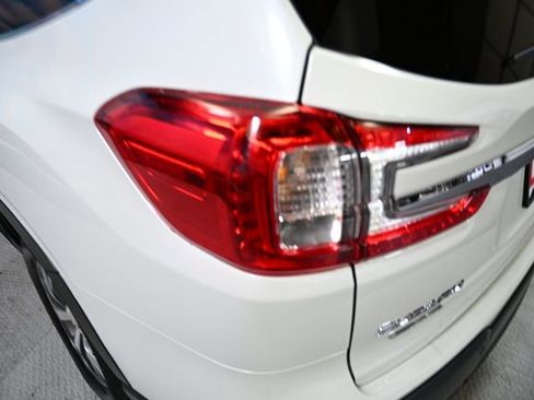 Used 2024 Subaru Ascent Premium w/ Convenience Package image 9