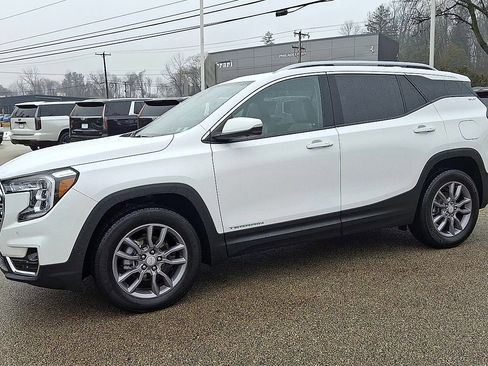 Certified 2022 GMC Terrain SLT w/ Tech Package image 5