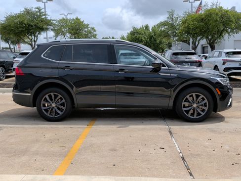 Used 2022 Volkswagen Tiguan SE FWD image 6