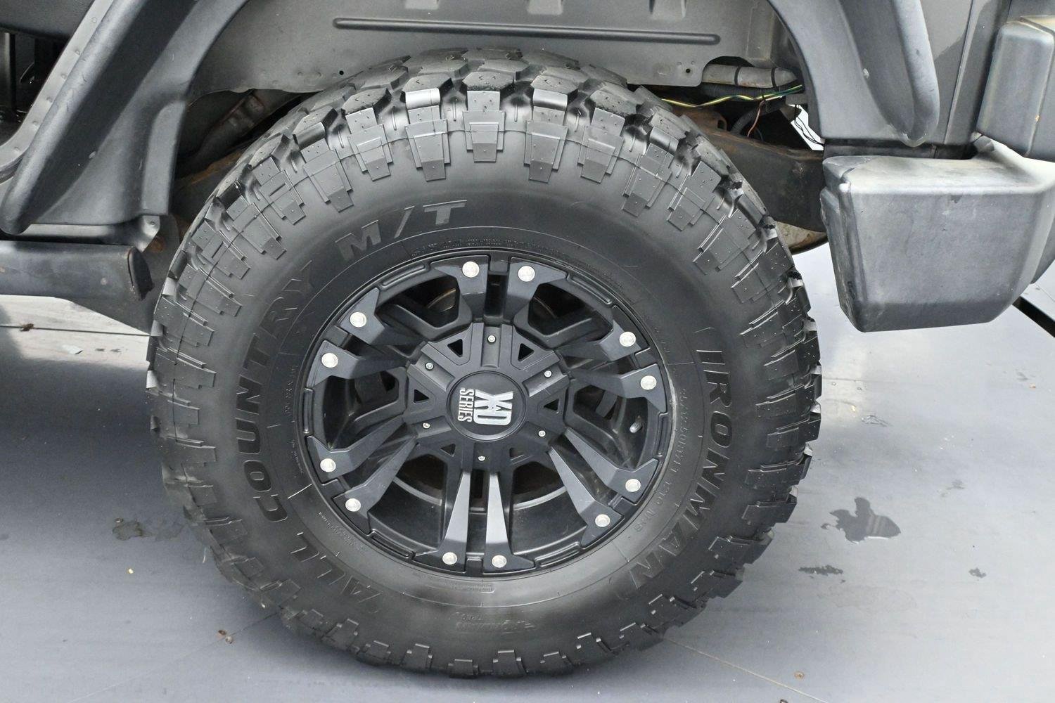 Used 2016 Jeep Wrangler Unlimited Rubicon w/ Dual Top Group AWD/4WD image 29