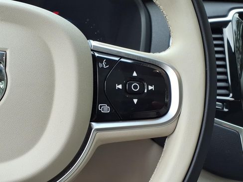 Certified 2025 Volvo XC90 B6 Plus w/ Protection Package Premier AWD/4WD image 27