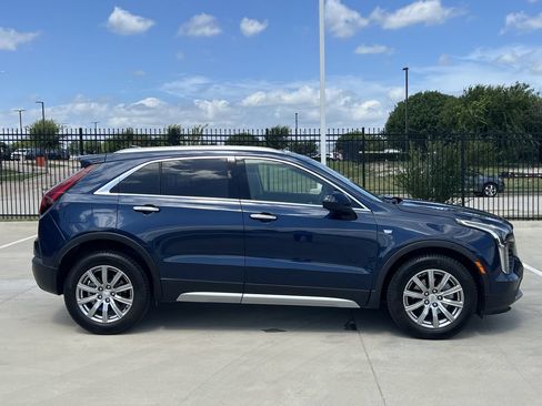 Used 2020 Cadillac XT4 Premium Luxury w/ Cold Weather Package FWD image 3