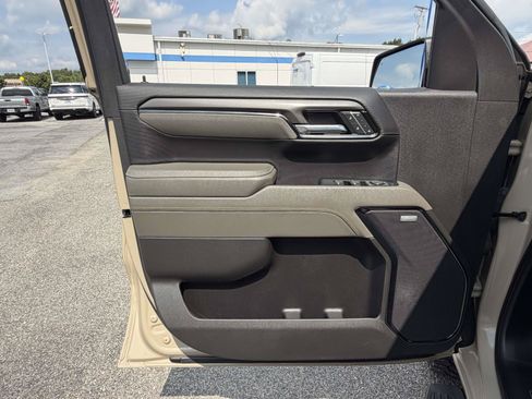 Used 2023 Chevrolet Silverado 1500 ZR2 w/ Technology Package AWD/4WD image 18