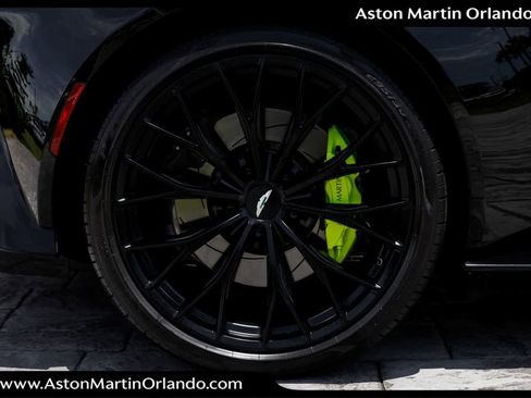 Used 2023 Aston Martin V8 Vantage Coupe RWD image 21