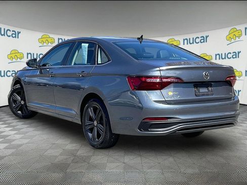 Used 2023 Volkswagen Jetta SE FWD image 4