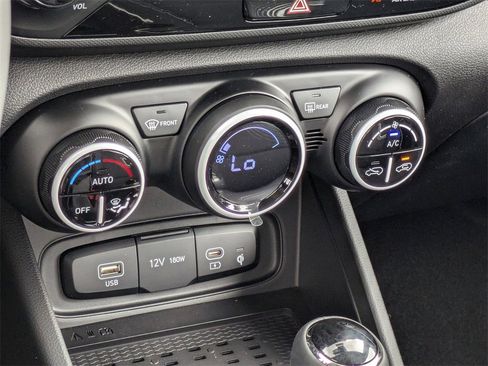 New 2025 Hyundai Venue Limited image 24