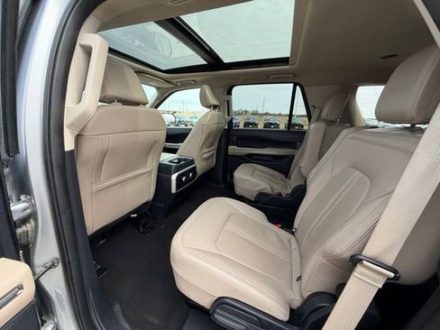 Used 2024 Ford Expedition Limited AWD/4WD image 18