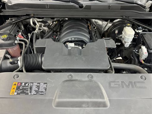 Used 2017 GMC Yukon SLT image 30