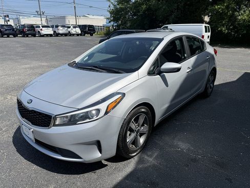Used 2018 Kia Forte LX w/ LX Popular Package FWD image 3