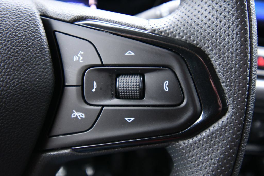 Used 2025 Chevrolet TrailBlazer LT AWD/4WD image 21