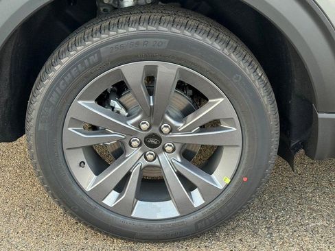 New 2026 Ford Explorer Active image 5