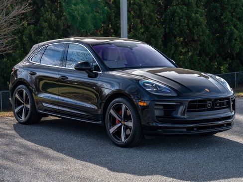 Certified 2026 Porsche Macan S image 9