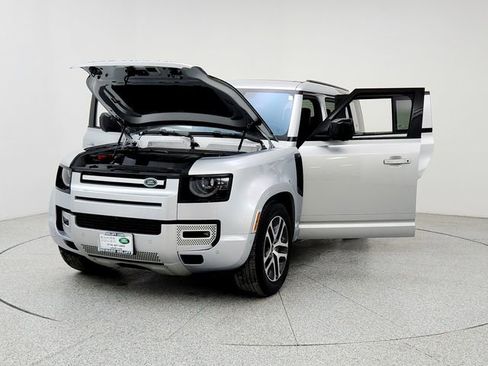 Certified 2022 Land Rover Defender 110 XS Edition image 9