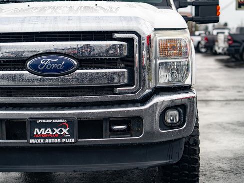 Used 2015 Ford F250 Lariat w/ Lariat Ultimate Package image 5