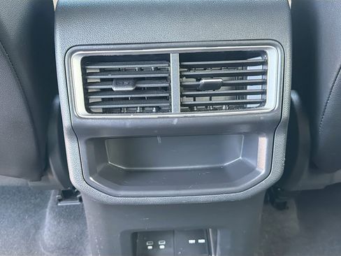 Used 2024 Volkswagen Atlas Cross Sport SE w/ Panoramic Sunroof Package FWD image 19