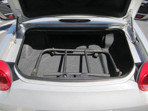 Used 2004 Ford Thunderbird Deluxe image 11