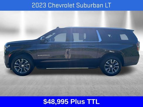 Used 2023 Chevrolet Suburban LT w/ LT Signature Package AWD/4WD image 2