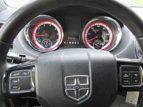 Used 2017 Dodge Grand Caravan SXT FWD image 30