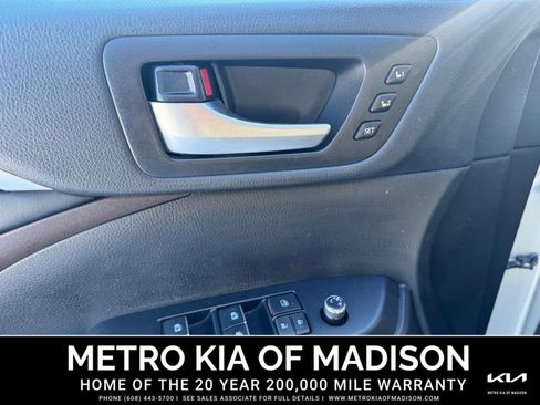 Used 2019 Toyota Highlander Limited Platinum image 13