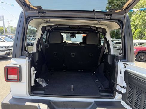 Used 2025 Jeep Wrangler Unlimited Sport AWD/4WD image 17