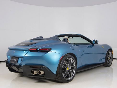 Certified 2025 Ferrari Roma Spider RWD image 7