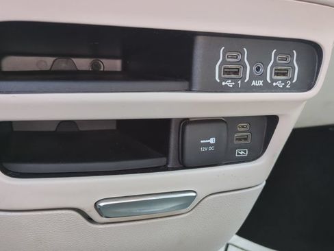 Used 2022 Chrysler Pacifica Touring-L FWD image 20