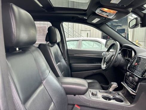 Certified 2019 Jeep Grand Cherokee Limited w/ Luxury Group II AWD/4WD image 34
