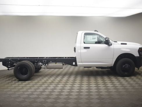 New 2026 RAM 3500 Tradesman AWD/4WD image 3