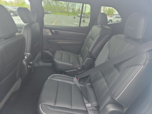 New 2026 Buick Enclave Avenir w/ Super Cruise Package AWD/4WD image 16