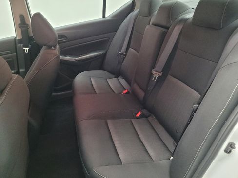 Used 2025 Nissan Altima 2.5 SV FWD image 18