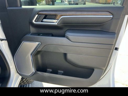 Used 2025 Chevrolet Silverado 2500 High Country w/ High Country Premium Package image 14