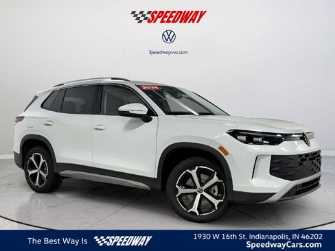 New 2026 Volkswagen Tiguan SE AWD/4WD image 1
