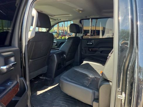 Used 2018 GMC Sierra 1500 SLT AWD/4WD image 9